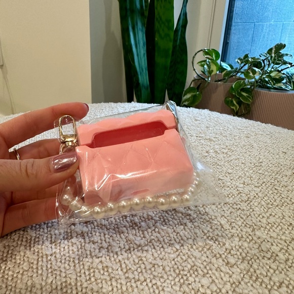 AirPods Pro Case New - Picture 3 of 3